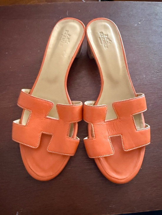 Hermes Shoes - Hermès Oasis Orange Leather Block Heel Sandals – Size 38 (Excellent Condition)